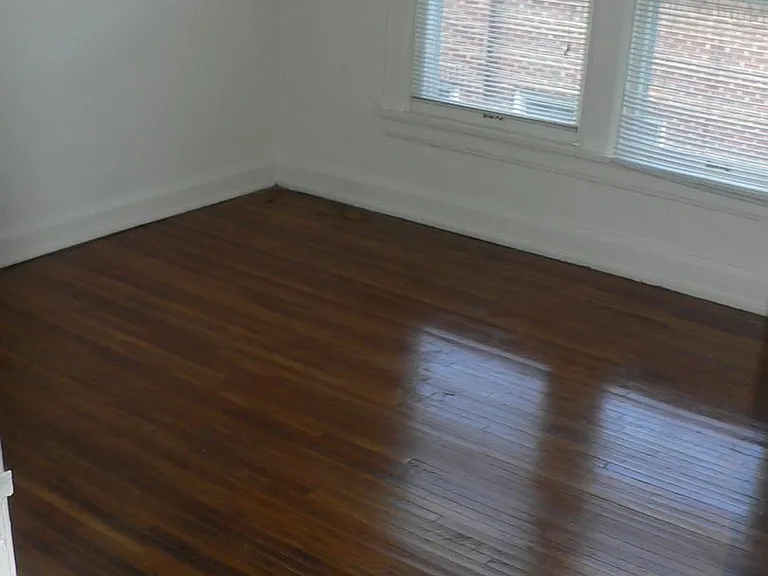 1544 E Broad St — Photo 14