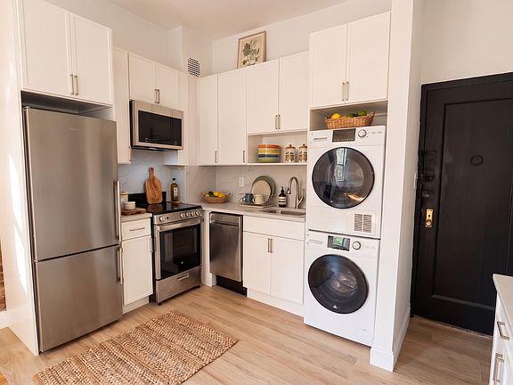 2nd image of 213 E 11th St APT 1B
