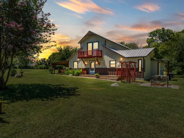 150 Private Road 311, Abbott, TX 76621