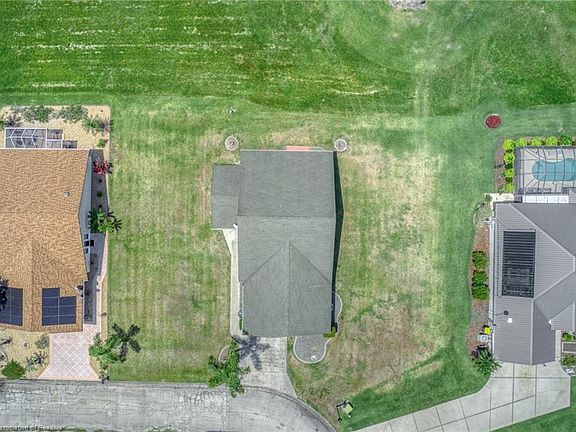 3rd image of 6178 Oak Leaf Cir