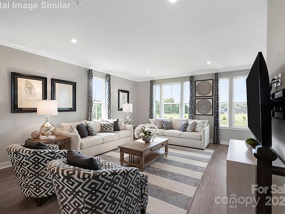5th image of 471 Moondance Dr