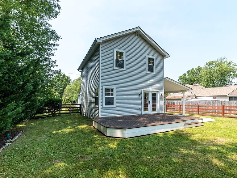 2477 Walnut St — Photo 12