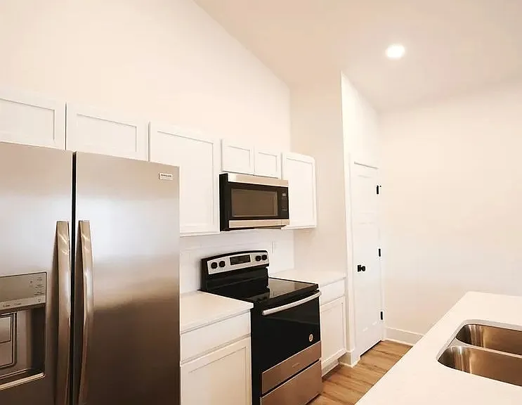 519 Briarbrook Ln — Photo 3
