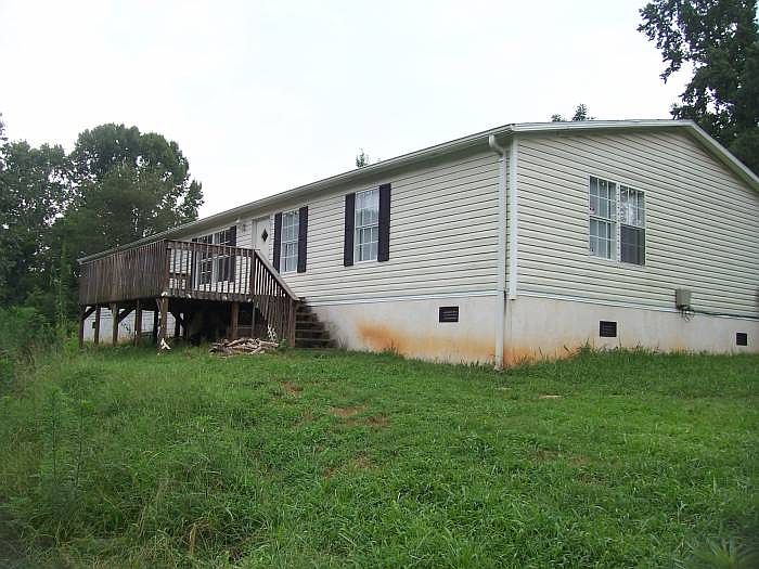 4 bedrooms on 3+ acres