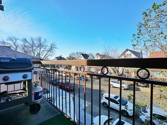 2nd image of 2267 E Nineteen Street 3 #3-floor 3