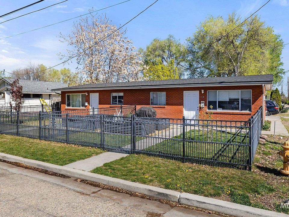 1st image of 812 E Sherman Ave
