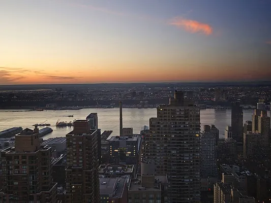 Rented by Sotheby's International Realty | media 22