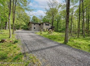 341 Packanack Dr, Clifton, PA 18424