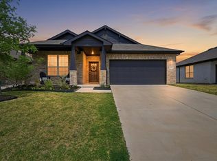 924 Ravenwood Ln, Van Alstyne, TX 75495