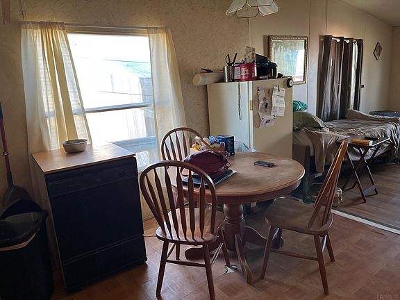 5th image of 429 E South D St