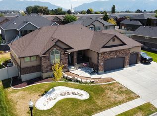 1201 S Shotley Bridge Dr, Syracuse, UT 84075