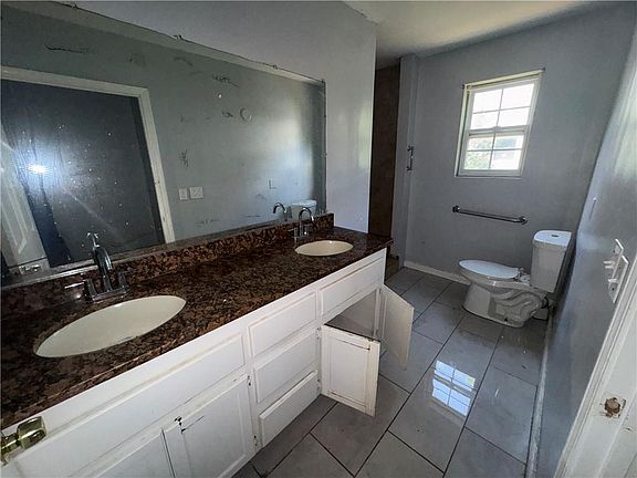 3rd image of 482 Maynard Ter SE