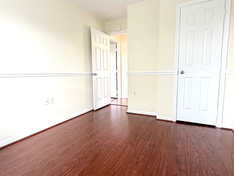 2543 Selkirk Ct — Photo 33
