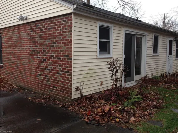 722 Chestnut Rd, Willoughby, OH 44094