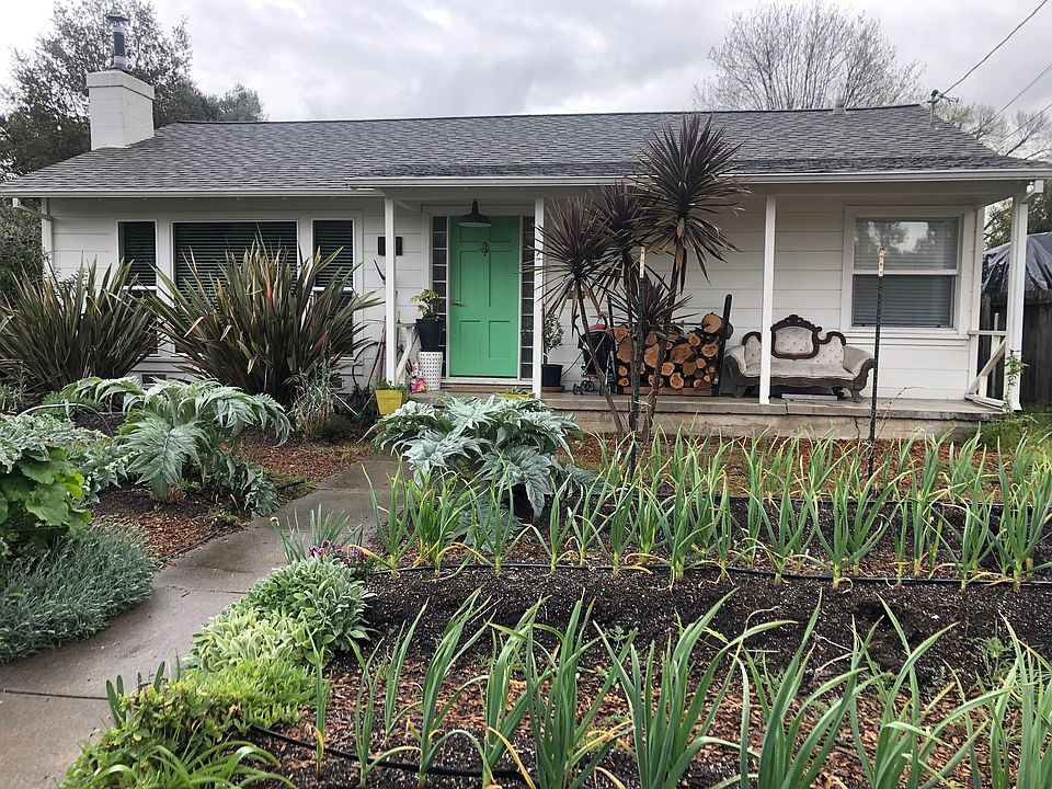 1st image of 1052 Vallejo St