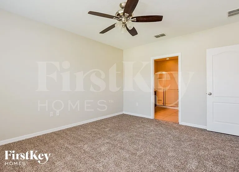 915 Freedom Blvd — Photo 7
