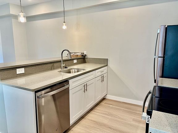 5th image of 5356 Cedar Ave #4