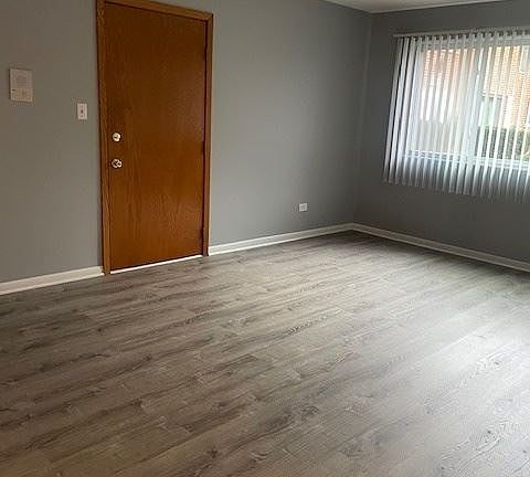 2nd image of 40 W Walnut Ct #11