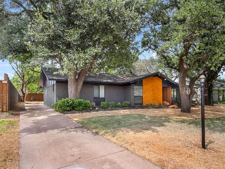 3271 Whitehall Dr — Photo 27