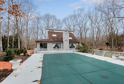 2nd image of 16 Ocean View Pkwy