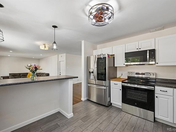 3rd image of 6017 Vivian Court