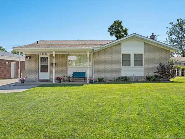 38322 Beecher Dr, Sterling Heights, MI 48312