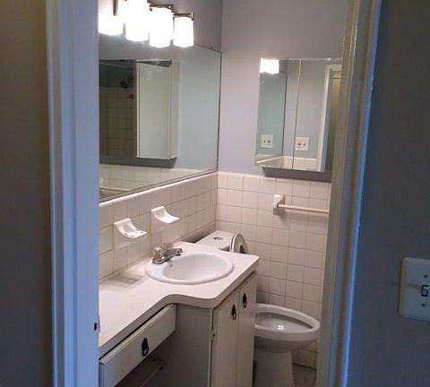 4th image of 1581 N Colonial Ter APT 402