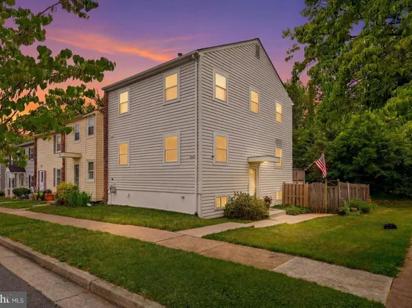 5526 Hollins Ln, Burke, VA 22015