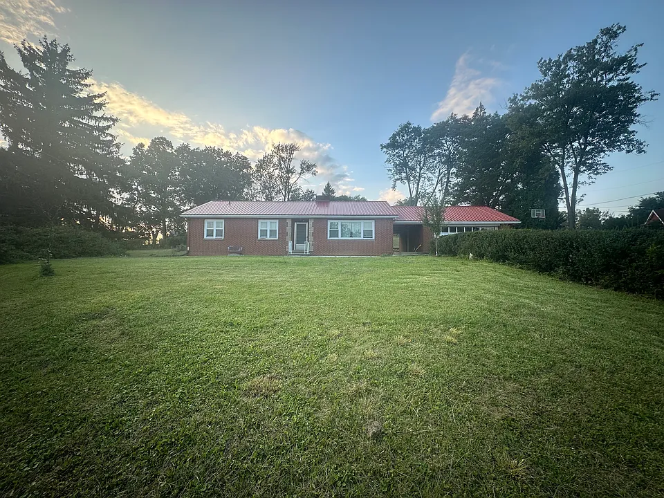 85 Patten Dr #1