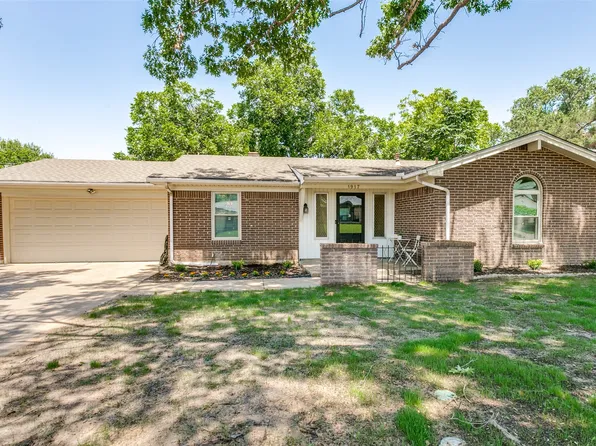 1917 Lexington Pl, Bedford, TX 76022