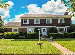 30 Merillon Ave, Garden City, NY 11530
