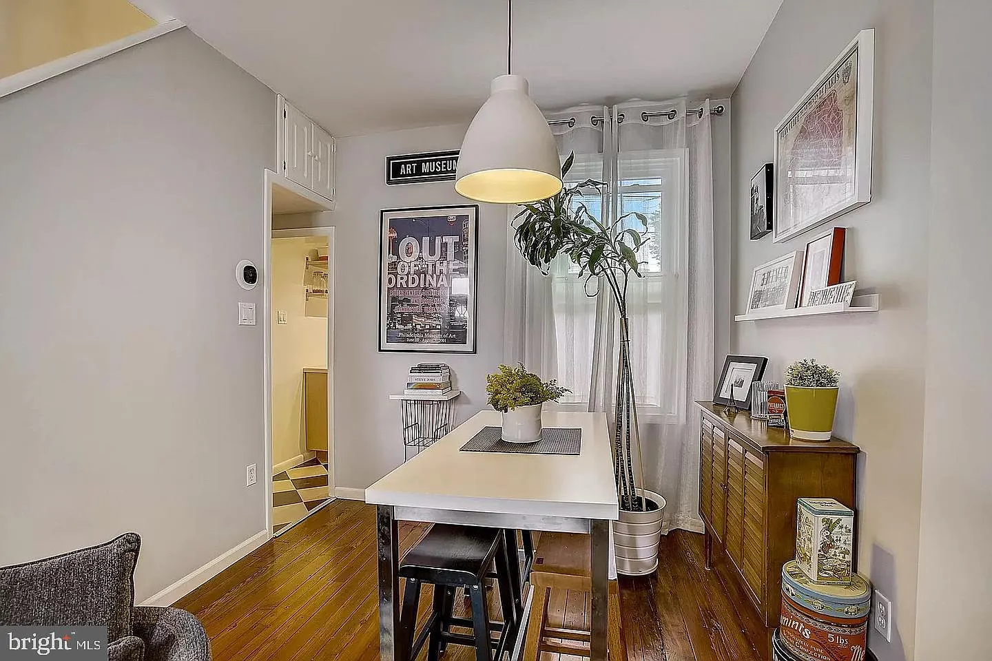 2 bed, 1.0 bath, 750 sqft, $2,050 — Photo 3