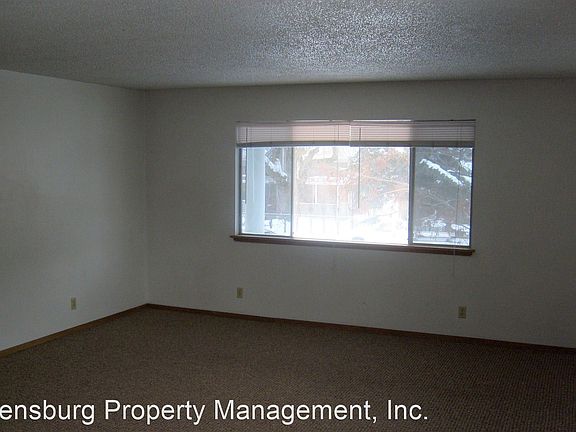 4th image of 208 S Pine St #10205089