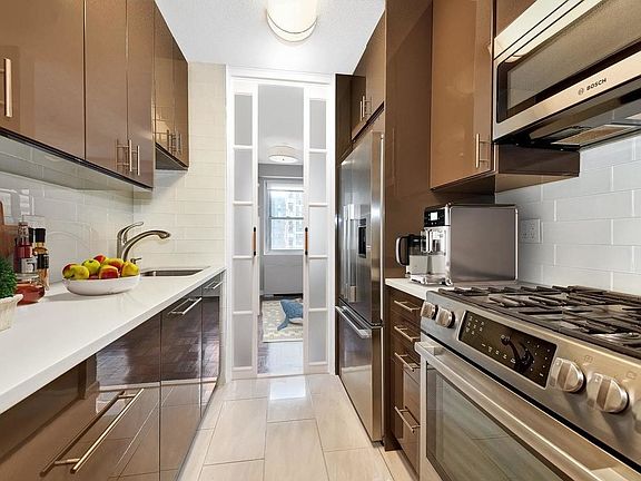 3rd image of 300 E 40th St APT 32S