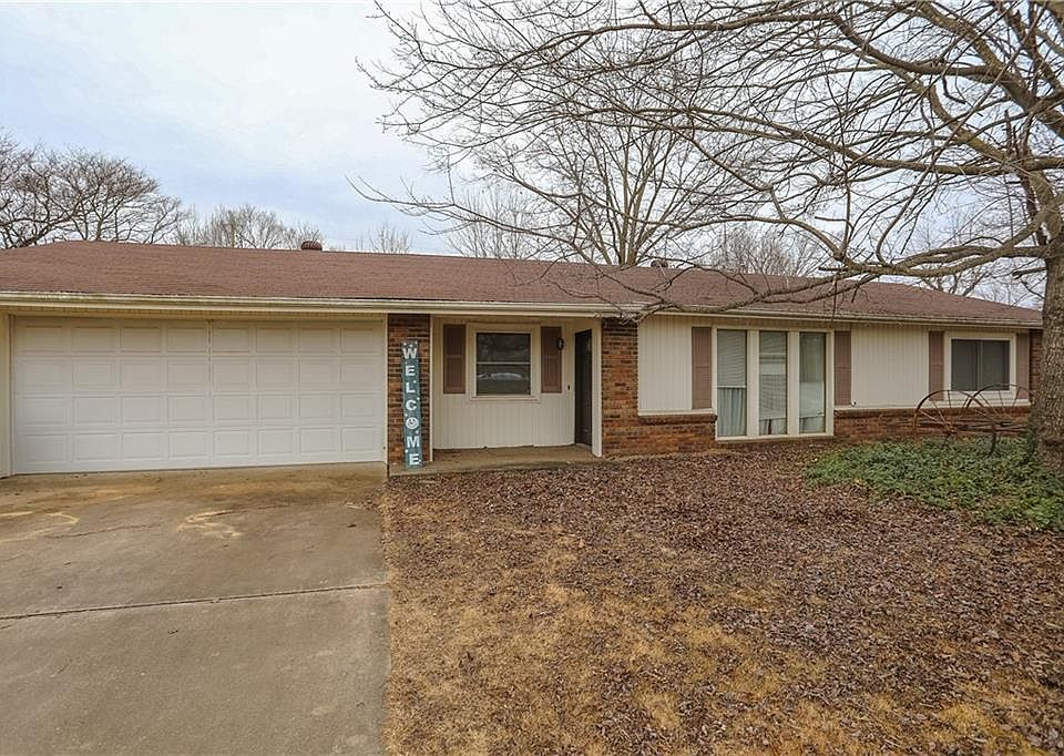 1st image of 2804 Garden Trl