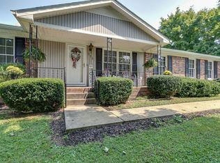 805 Redwood Cir, Columbia, TN 38401