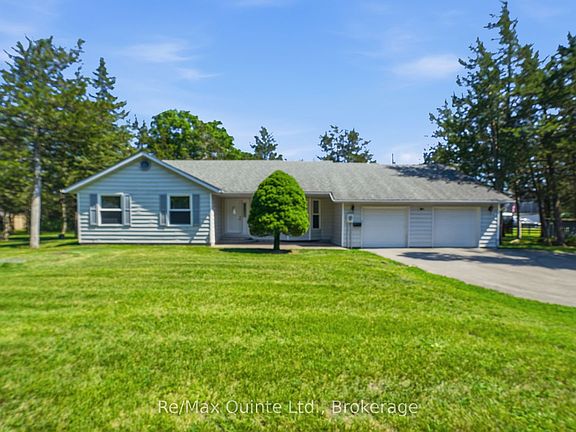 3rd image of 1076 Massassauga Rd