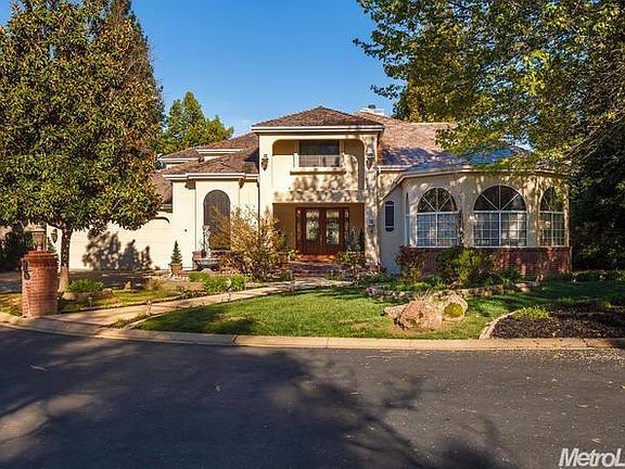3rd image of 2514 Greens Landing Ct