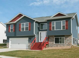354 S Stewart St, North Liberty, IA 52317