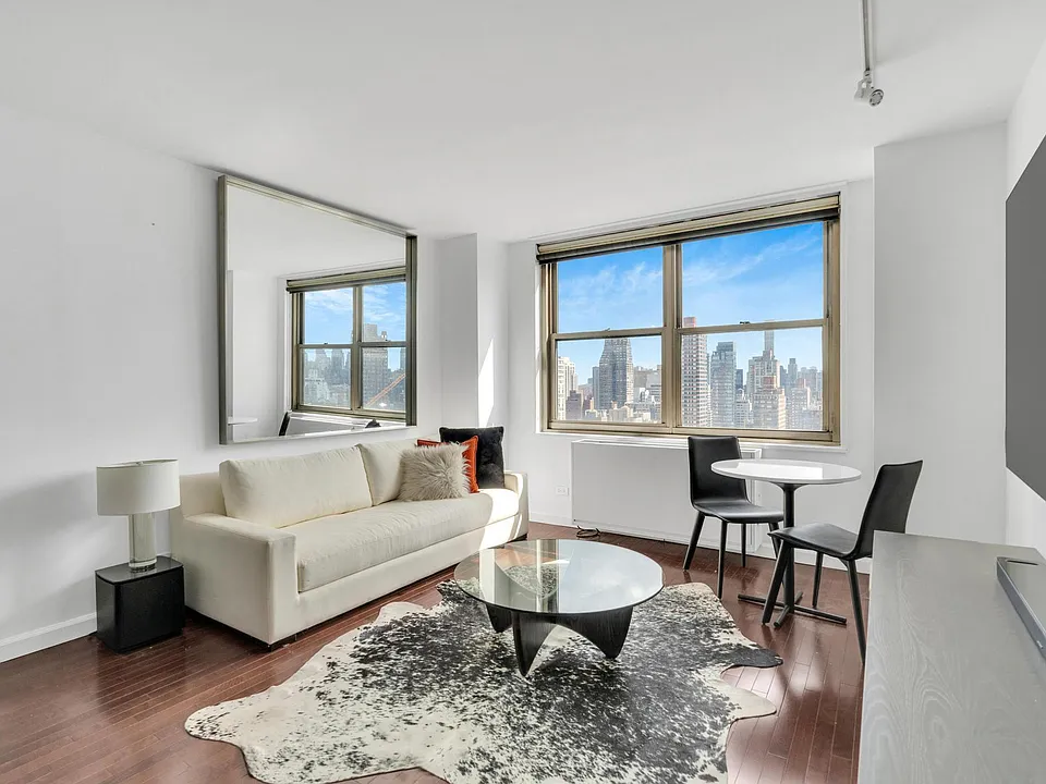 301 E 79th St #28K
