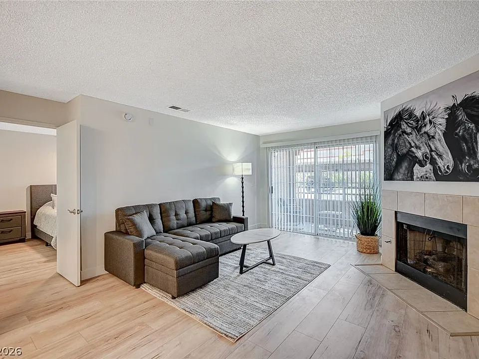 2200 Fort Apache Rd #1064
