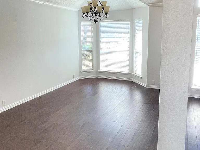 10408 Ambergate Ln — Photo 7