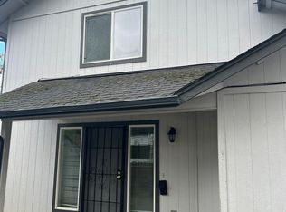 231 NE School St, Grants Pass, OR 97526