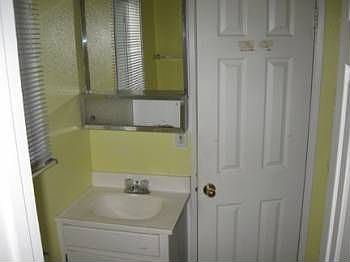 3rd image of 13689 Borden Ave