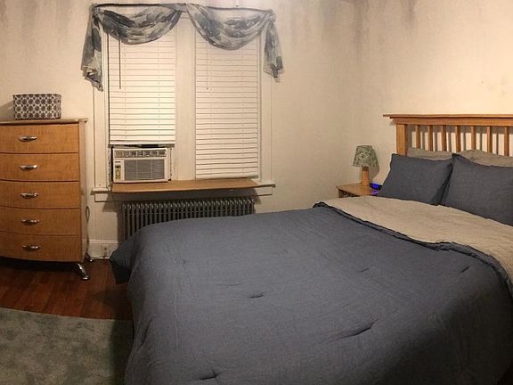 3rd image of 404 William St
