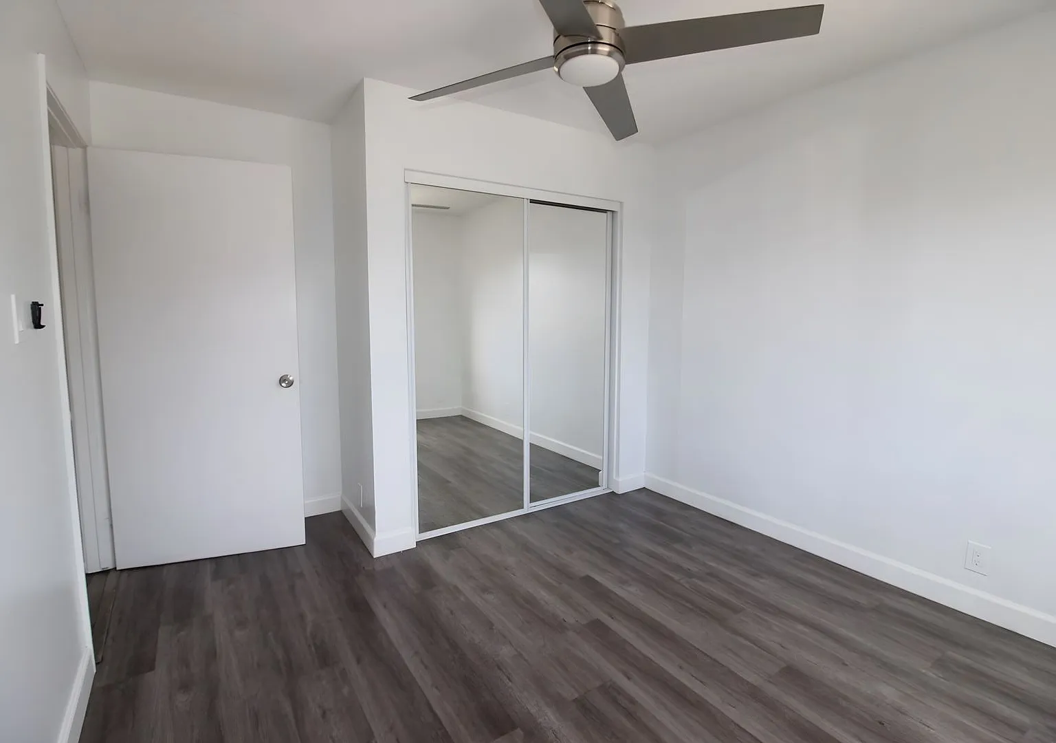 11306-08 S. Figueroa Street — Photo 3