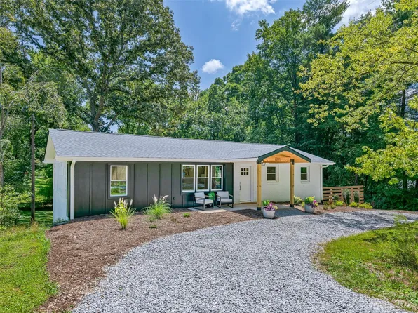 2221 Fynch St, Hendersonville, NC 28791