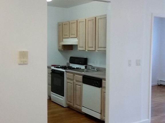 4th image of 3025 43rd St #2nd