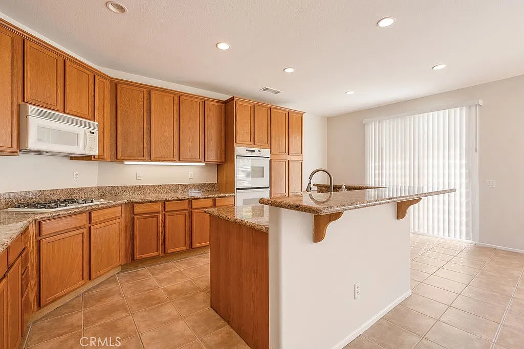 3 bed, 1852 sqft, $5,000 — Photo 4