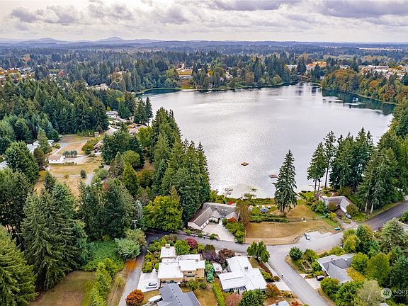 3rd image of 3905 Lakehills Dr SE